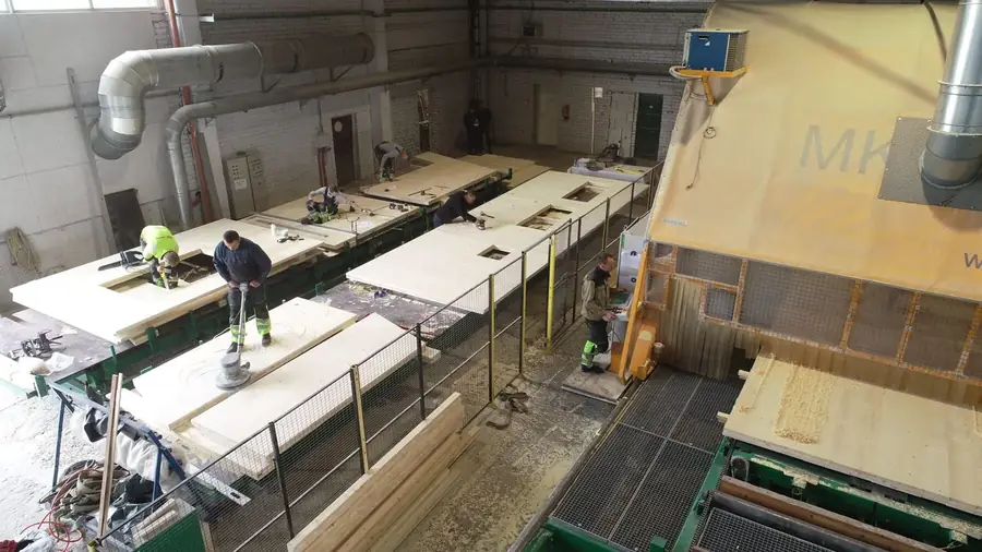 Production hall with timber elements